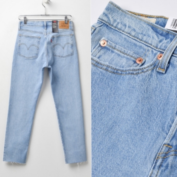 Levi's Wedgie Icon Jeans in Light Wash - Picture 7 of 12